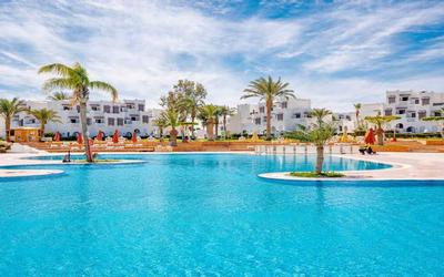 Séjours pour 2 (vols inclus) Mon French Club Mercure 4* - Egypte 